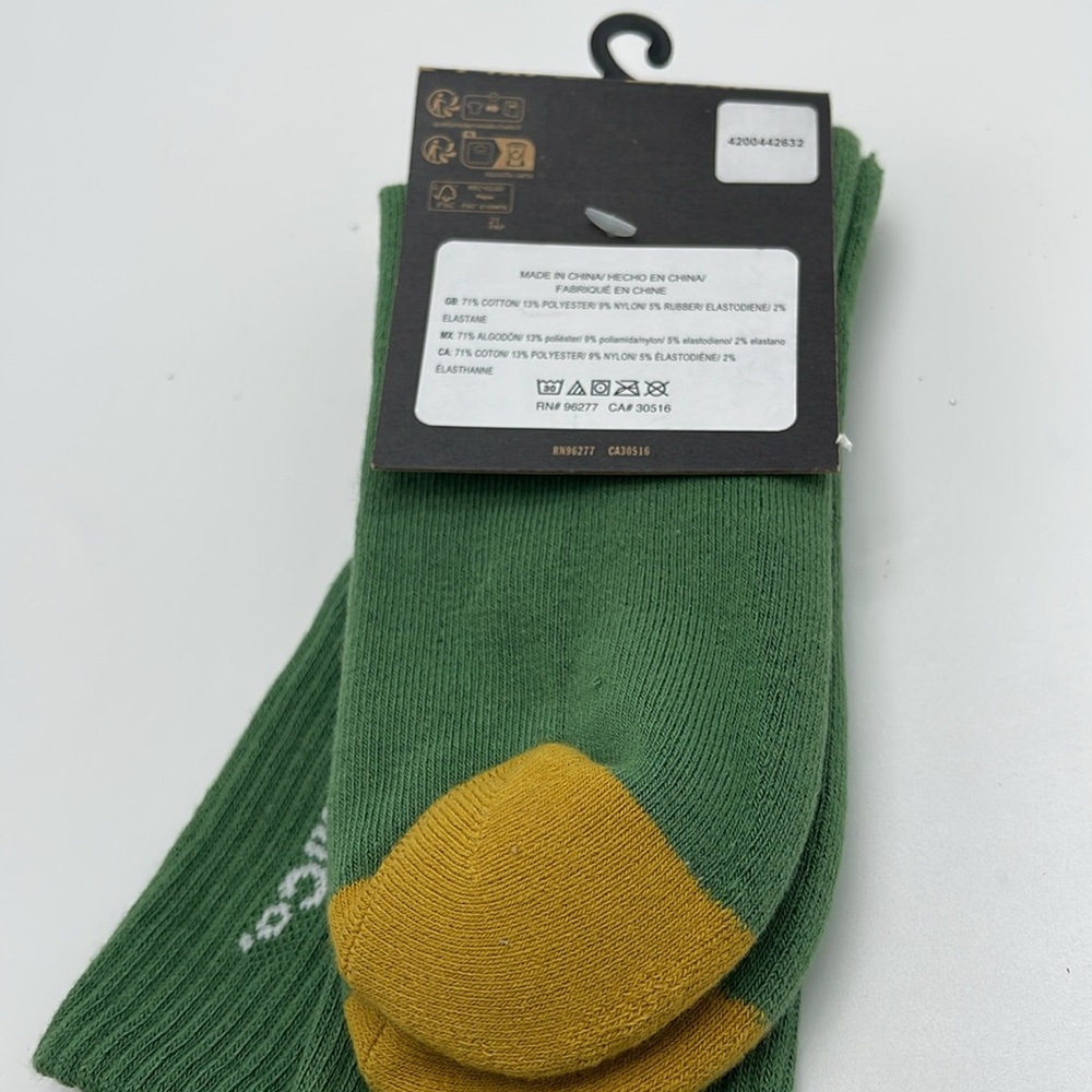 Vans Green Crew Socks VANS®
"OFF THE WALL" 1 pair Crew Socks Size Medium NWT - Picture 5 of 16